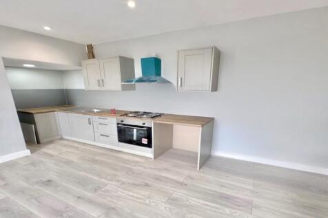 70 Halifax Road, Millbridge, Liversedge, Kirklees photo 3