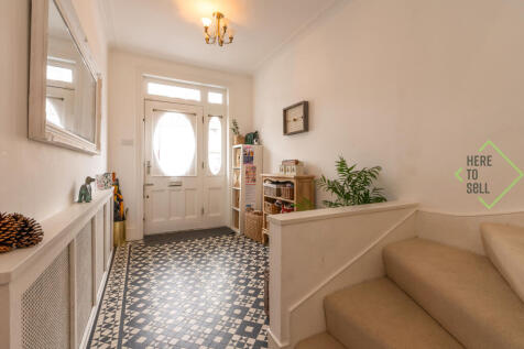 Berkshire Gardens, London, N13 6AA-1 (28)