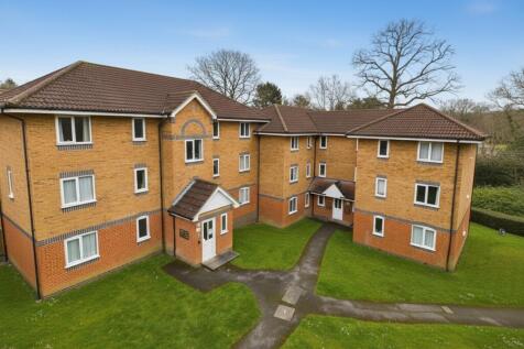 Masefield Gardens, Crowthorne, Berkshire, RG45 photo 3