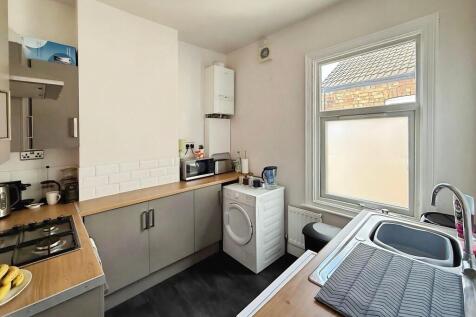 01699035-WhatsApp...