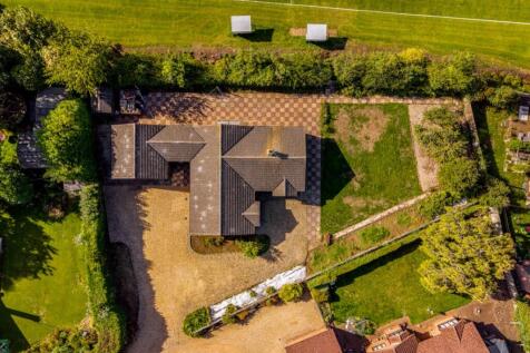 8 Church Walk (Pinchbeck)-5