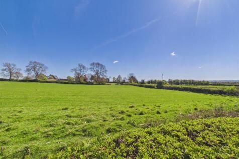 Fields to rear.jpg