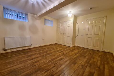 Whitehall Road, Flat 1 - Bedroom.jpg