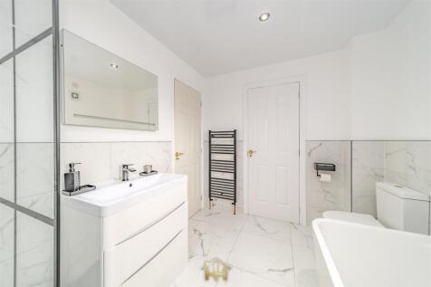 136 WILLIAM FITZGERALD WAY DUNDEE 151225 EDIT (31 