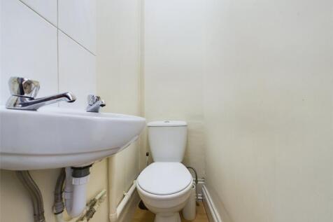 Bathroom-To-Rent