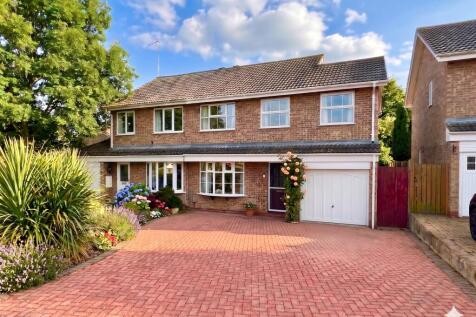 Newport Pagnell, MK16 - property photo