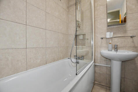 Flat 4, Pentlands, Foxgrove Road, Beckenham, BR3 5BJ
