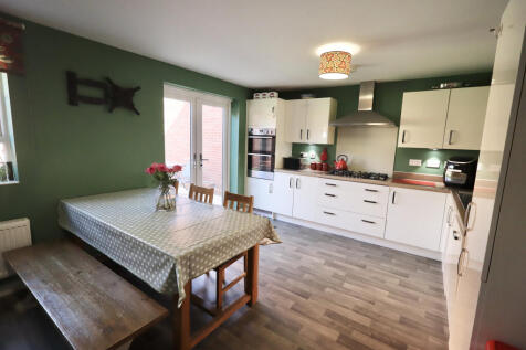 Kitchen dining room