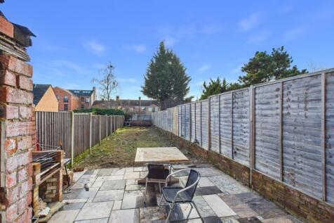 CAM04922G0-PR0107-STILL008