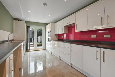10-f349GCWT - 8 Felixstowe Road - Kitchen -Origina