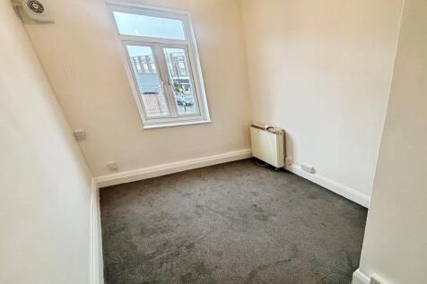 Station Lane, Hornchurch, RM12 photo 5