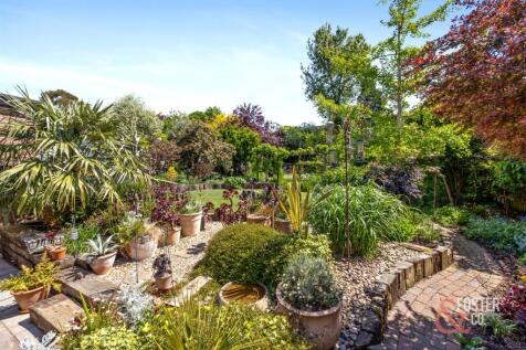 Tredcroft Road, 4 EXTERNALS-004.jpg