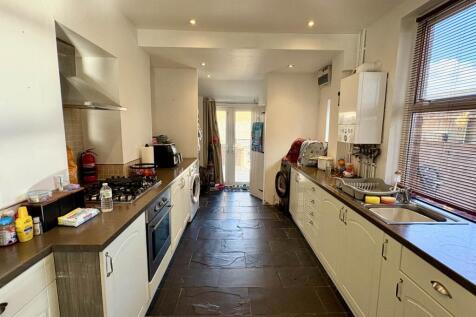 Quarella Road , Bridgend ,  photo 4