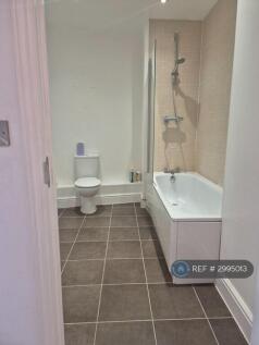 Mayfair Court, Hounslow, TW5 photo 5