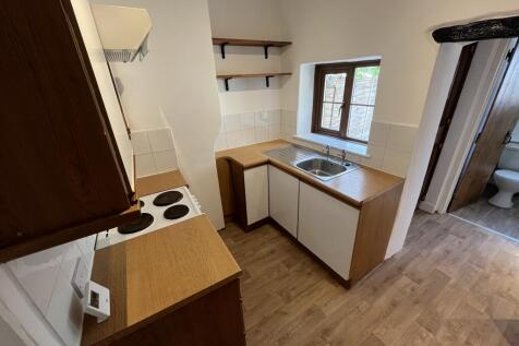 Station Road, THETFORD photo 3