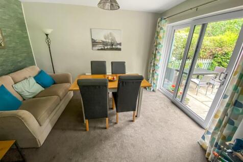 Dining Area.jpg