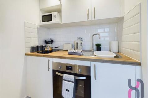 33 Frederick Road, Salford, M6 photo 4