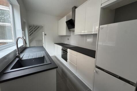 Wyggeston Street, Burton Upon Trent, Staffordshire photo 3