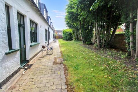 Rear Communal Garden