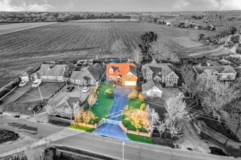 Oak cottage Aerial.jpg