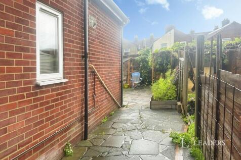Fratton Road, Portsmouth, Hampshire, PO1 photo 2