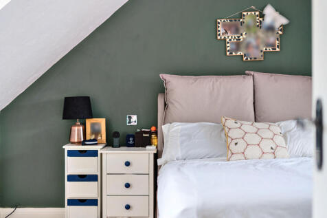 1282425-17-682619...