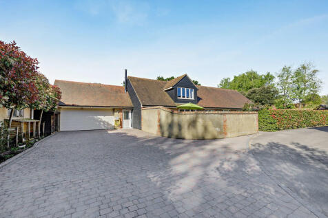 8682999-exterior0...