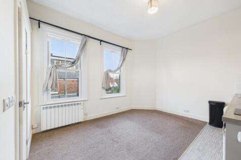 CAM04693G0-PR0063...