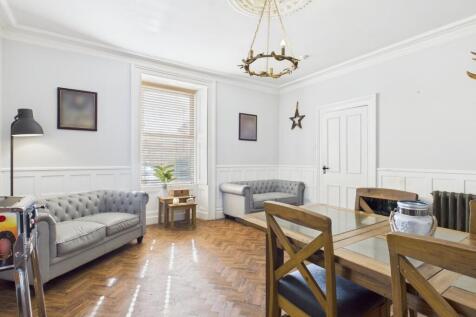 CAM04201G0-PR0061-STILL006