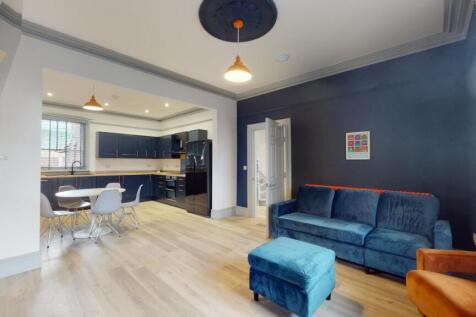 5-bed house on Park Street, Loughborough, £3,142/mo