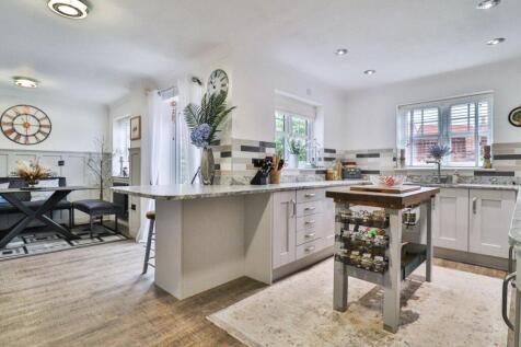 Kitchen/ Breakfast