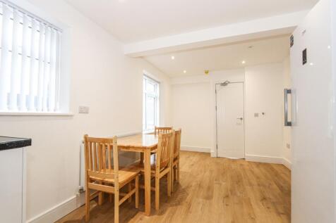 Orchard Avenue, Southall, UB1 photo 5