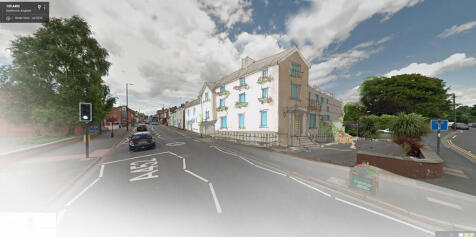 4-bed flat on Warwick Road, Kenilworth, £2,300/mo