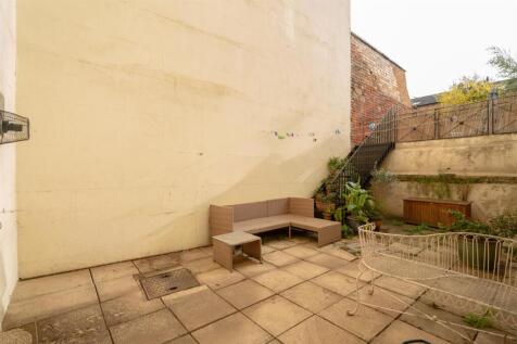 Flat 1