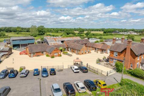Manor Farm 2nd Vist - by CharlieGeaterPhotography 0470.jpg