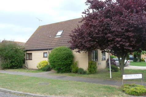 3-bed detached on Oak Drive,Beck Row,IP28, £1,300/mo