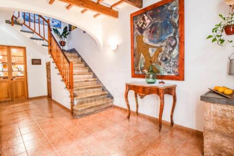 Menorcan house with panoramic terrace in Es Mercadal
