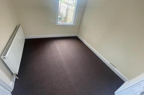 Woodville Road, Leytonstone, Waltham Forest photo 4