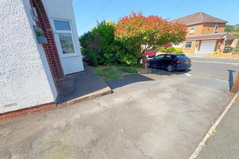 Driveway and front garden.jpg
