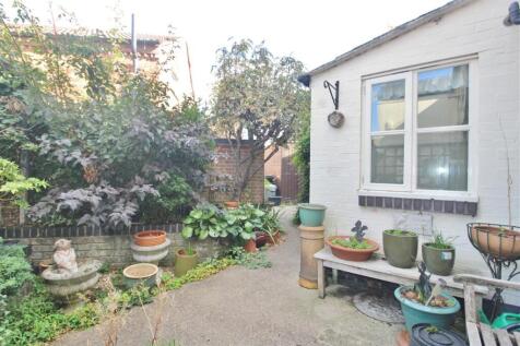 REAR GARDEN -