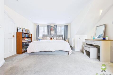 CAM01543G0-PR0169-STILL063