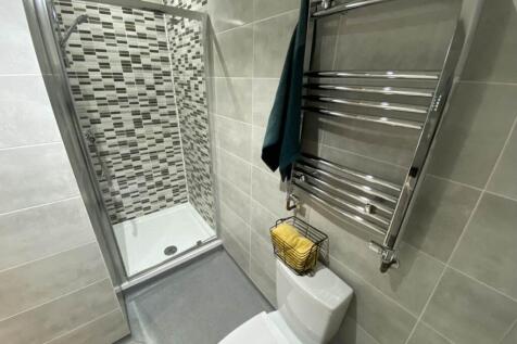 Bed 8 ensuite