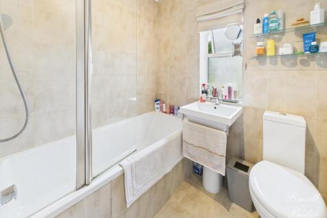 CAM01995G0-PR0332-STILL019