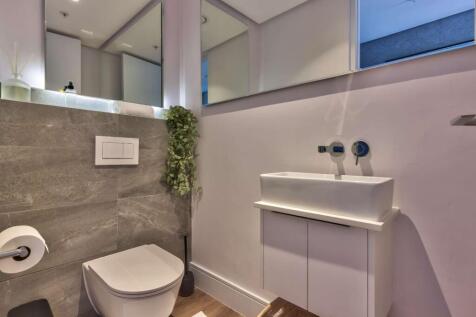 Guest toilet on first floor of penthouse