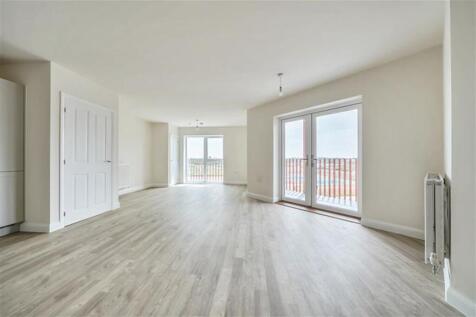 3-bed flat on 3 bedroom property in Galton Road, Cambridge, £1,975/mo