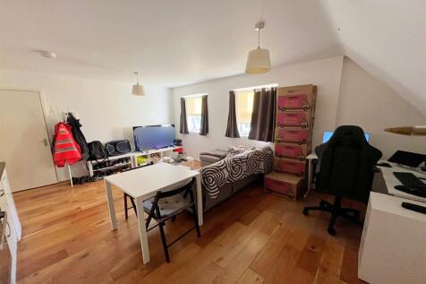 Living Room/Kitchen