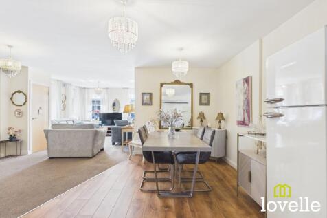 Open Plan Living Dining Kitchen
