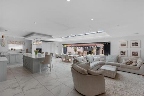 Kitchen/Family Room