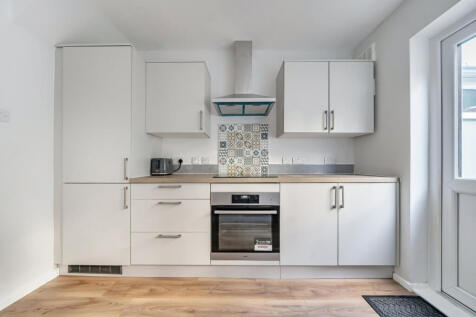 1382548-8-691da00...