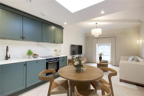 Apt 4 Living /Dining